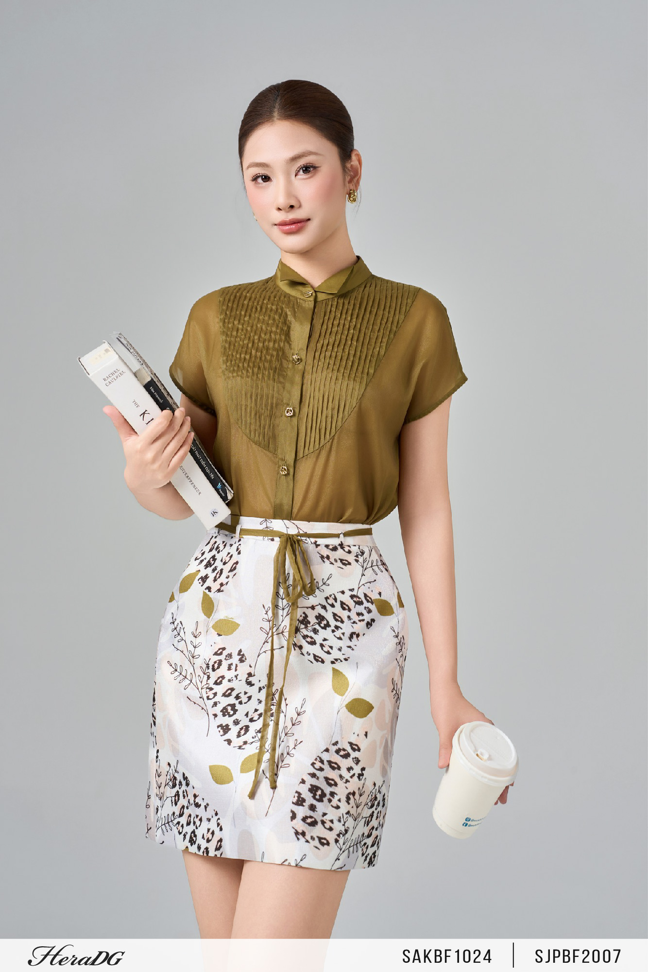 Ảnh của Áo sơ mi ngực xếp ly